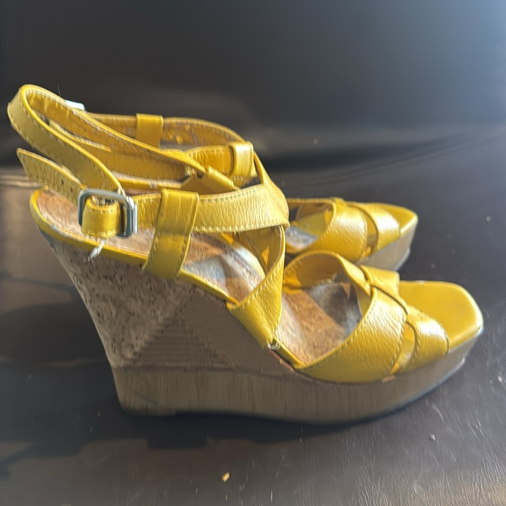 Gianni Bini Yellow Women's Sandals - Picture 2 of 6